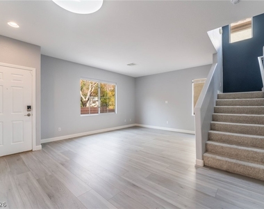 9920 Via Delores Avenue - Photo Thumbnail 9