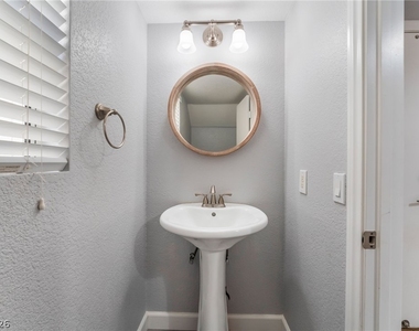 9920 Via Delores Avenue - Photo Thumbnail 17