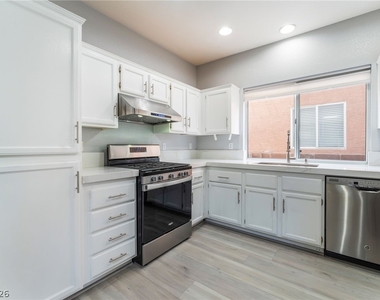 9920 Via Delores Avenue - Photo Thumbnail 13