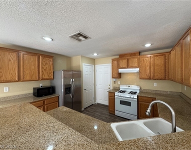 128 Snow Dome Avenue - Photo Thumbnail 6