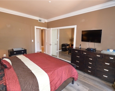 220 E Flamingo Road - Photo Thumbnail 7