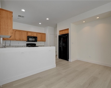 10369 Bent Willow Avenue - Photo Thumbnail 9