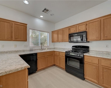 10369 Bent Willow Avenue - Photo Thumbnail 7