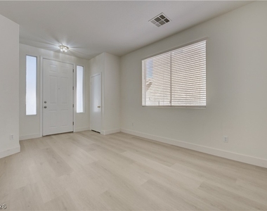 10369 Bent Willow Avenue - Photo Thumbnail 3