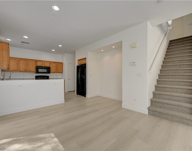 10369 Bent Willow Avenue - Photo Thumbnail 13