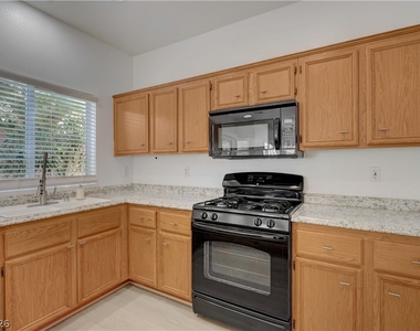 10369 Bent Willow Avenue - Photo Thumbnail 5