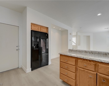 10369 Bent Willow Avenue - Photo Thumbnail 11