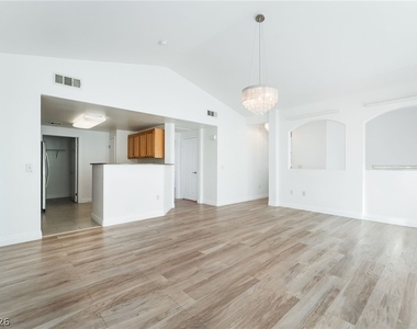 9975 Peace Way - Photo Thumbnail 8