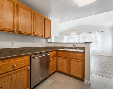 9975 Peace Way - Photo Thumbnail 13