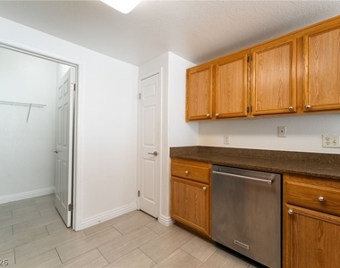 9975 Peace Way - Photo Thumbnail 12