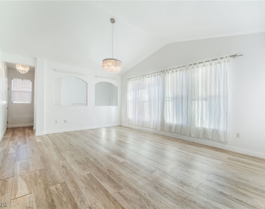 9975 Peace Way - Photo Thumbnail 9