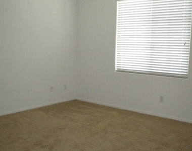 6363 Dundock Avenue - Photo Thumbnail 12