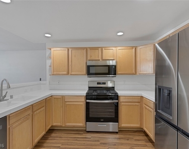 912 Duckhorn Court - Photo Thumbnail 13