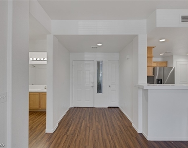 912 Duckhorn Court - Photo Thumbnail 4