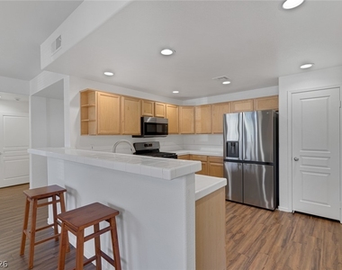 912 Duckhorn Court - Photo Thumbnail 11