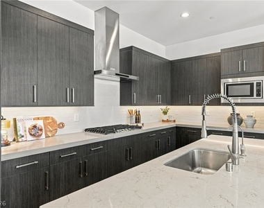 11280 Granite Ridge Drive - Photo Thumbnail 16