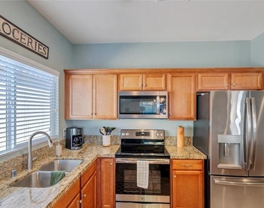 4820 S Adriano Way - Photo Thumbnail 7