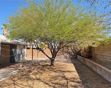 7805 Aplin Avenue - Photo Thumbnail 16