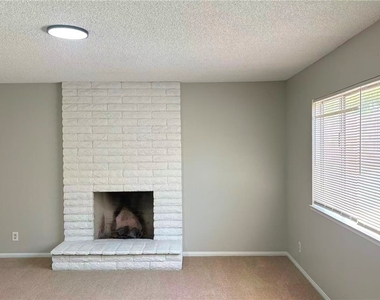 7805 Aplin Avenue - Photo Thumbnail 4