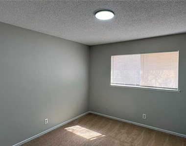 7805 Aplin Avenue - Photo Thumbnail 9