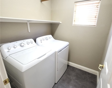 8116 Retriever Avenue - Photo Thumbnail 7