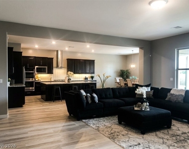 10077 Mountain Foothills Avenue - Photo Thumbnail 1