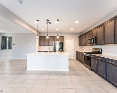 5711 Sedona Springs Street - Photo Thumbnail 7