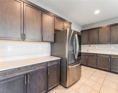 5711 Sedona Springs Street - Photo Thumbnail 10