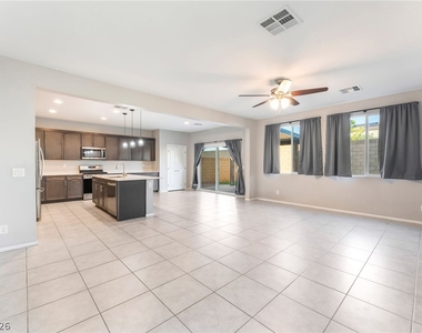 5711 Sedona Springs Street - Photo Thumbnail 4