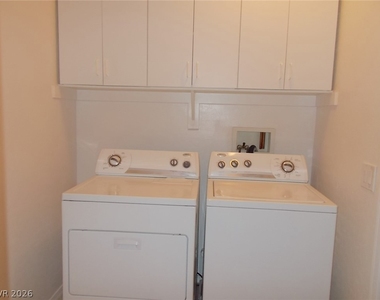 6868 Sky Pointe Drive - Photo Thumbnail 21