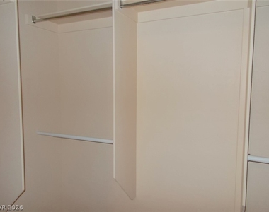 6868 Sky Pointe Drive - Photo Thumbnail 20