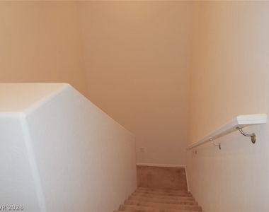 6868 Sky Pointe Drive - Photo Thumbnail 23