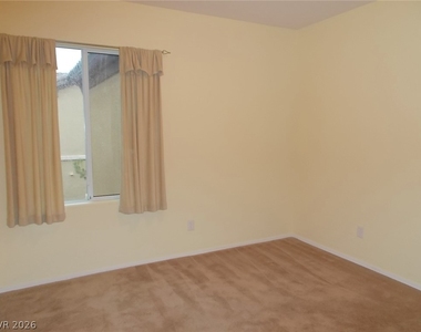 6868 Sky Pointe Drive - Photo Thumbnail 11