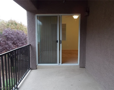 6868 Sky Pointe Drive - Photo Thumbnail 10