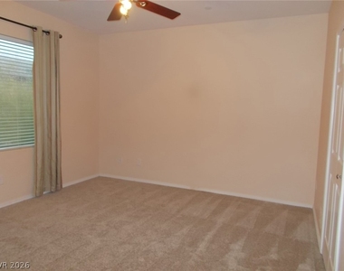 6868 Sky Pointe Drive - Photo Thumbnail 16