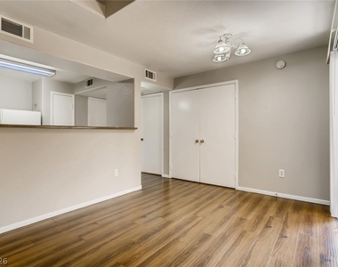 555 E Silverado Ranch Boulevard - Photo Thumbnail 6