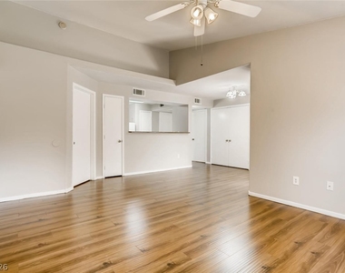 555 E Silverado Ranch Boulevard - Photo Thumbnail 5