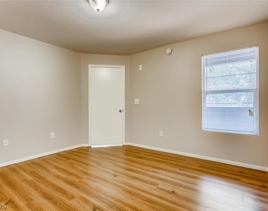 555 E Silverado Ranch Boulevard - Photo Thumbnail 16