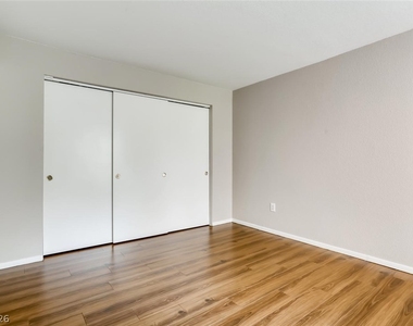 555 E Silverado Ranch Boulevard - Photo Thumbnail 19