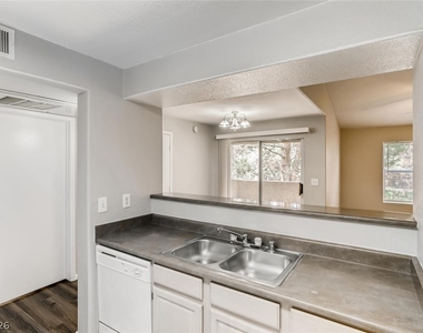 555 E Silverado Ranch Boulevard - Photo Thumbnail 13