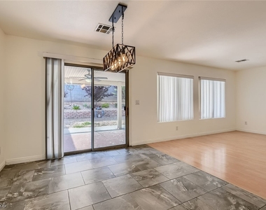 9577 Brooks Lake Avenue - Photo Thumbnail 4