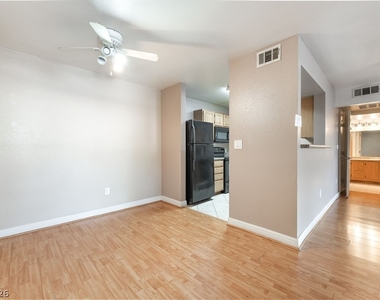 5055 W Hacienda Avenue - Photo Thumbnail 9