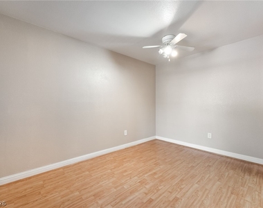 5055 W Hacienda Avenue - Photo Thumbnail 8