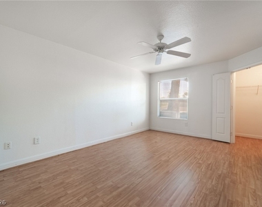 5055 W Hacienda Avenue - Photo Thumbnail 17