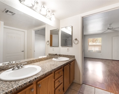 5055 W Hacienda Avenue - Photo Thumbnail 23
