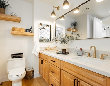 2240 Village Walk Drive - Photo Thumbnail 35