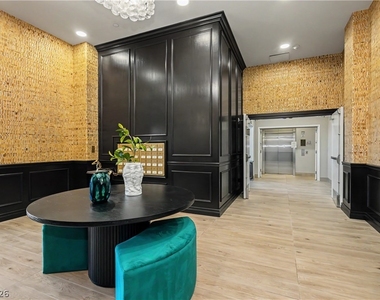 2240 Village Walk Drive - Photo Thumbnail 44
