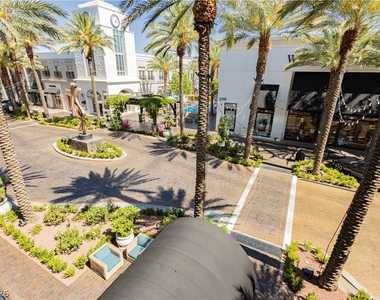 2240 Village Walk Drive - Photo Thumbnail 24