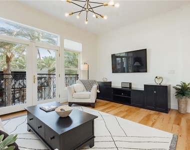 2240 Village Walk Drive - Photo Thumbnail 4