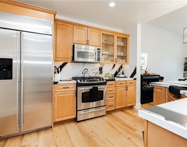 2240 Village Walk Drive - Photo Thumbnail 17